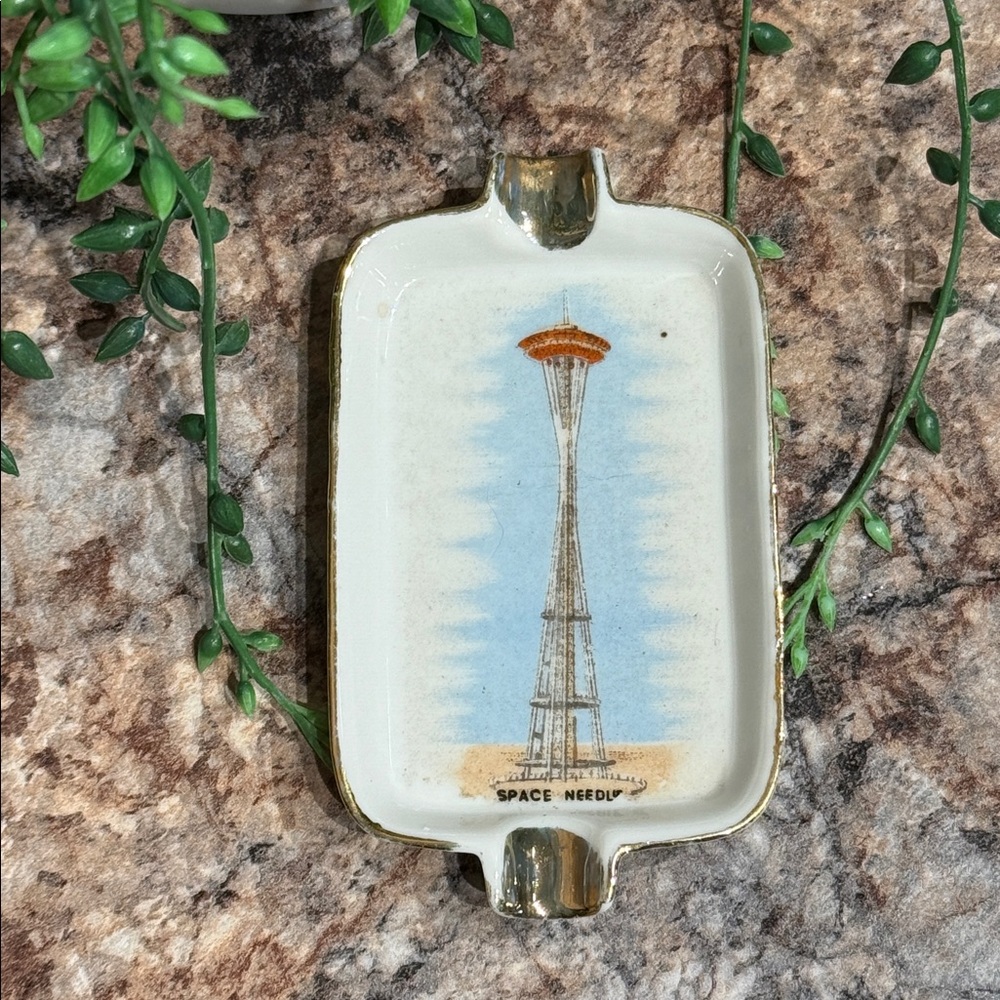 Vintage Space Needle Souvenir Ashtray